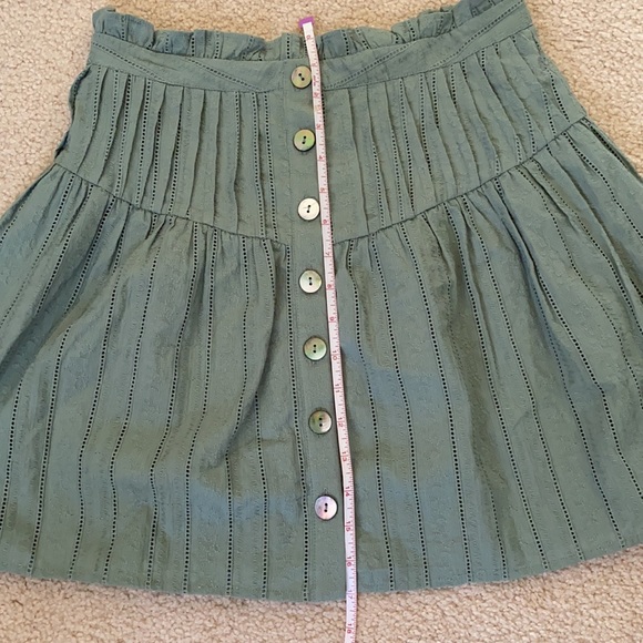 🆕 Tularosa Sage Green Button-Up Mini Skirt M - Picture 10 of 13